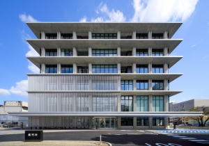 写真：徳島地方・家庭・簡易裁判所外観